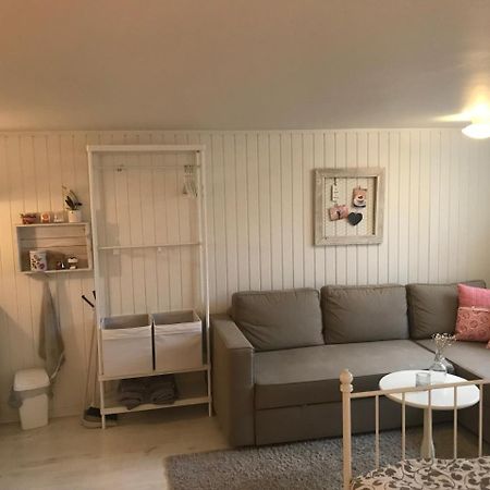 Room With Pentry, Separate Entrance, No Cardpayment غْرانّا المظهر الخارجي الصورة