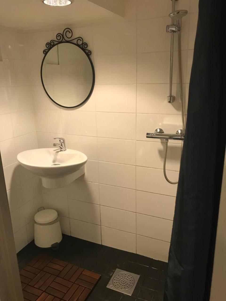 Room With Pentry, Separate Entrance, No Cardpayment غْرانّا المظهر الخارجي الصورة